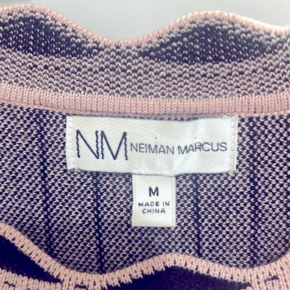 Luxury knit dress from Neiman Marcus. Like new condition. HUGE DISCOUNT - Picture 2 of 9